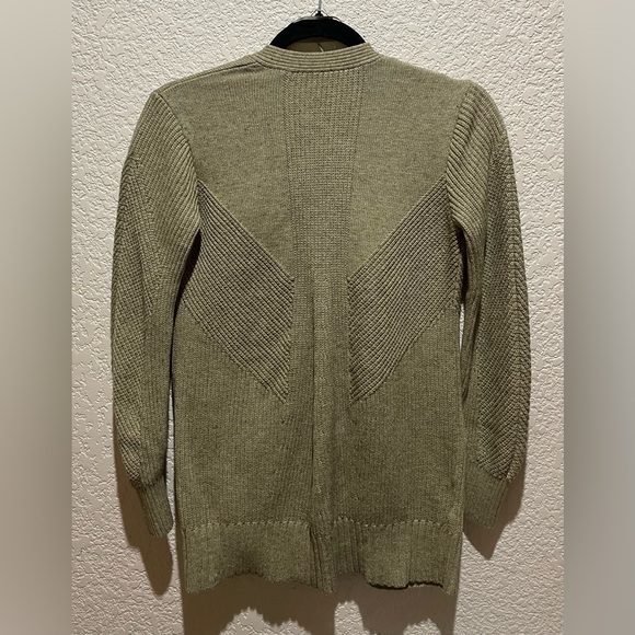 Lululemon Knit Texture Open Cardigan Sweater Olive Green Cardigan Sweater Size 2 - Picture 8 of 11